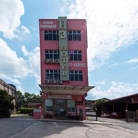 Super Oyo 90385 H3 Hotel Yong Peng Bagian luar foto