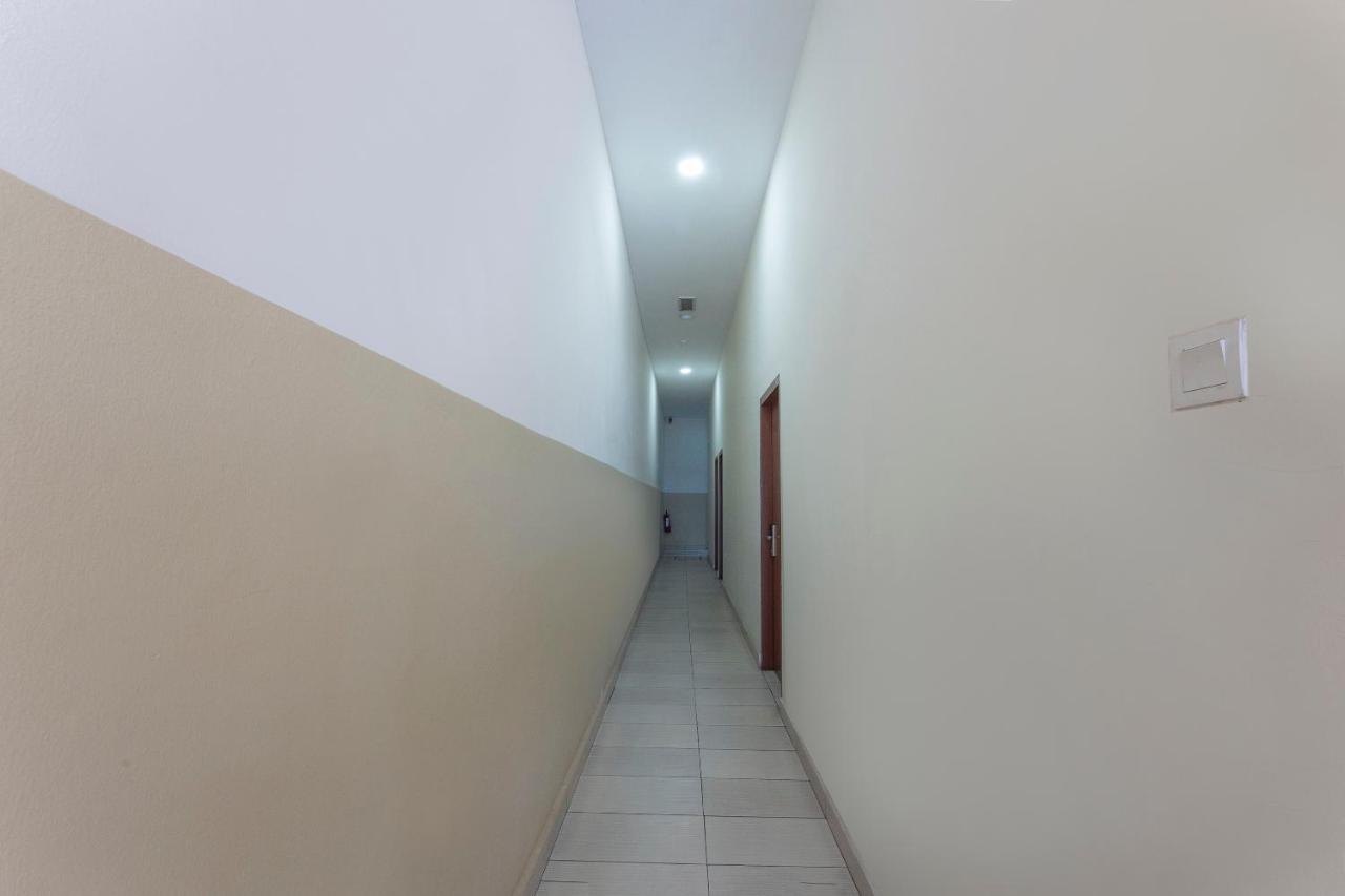 Super Oyo 90385 H3 Hotel Yong Peng Bagian luar foto