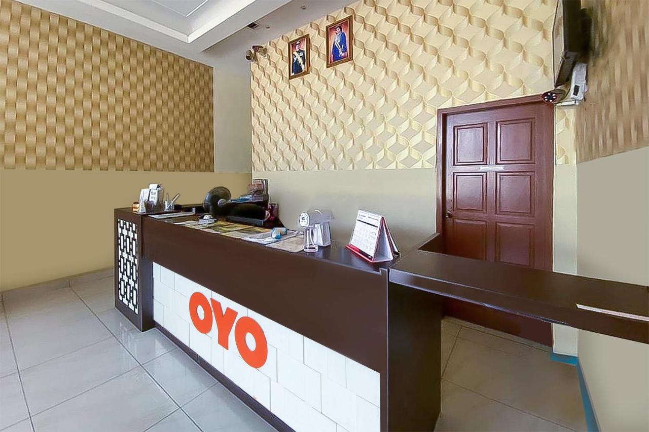 Super Oyo 90385 H3 Hotel Yong Peng Bagian luar foto